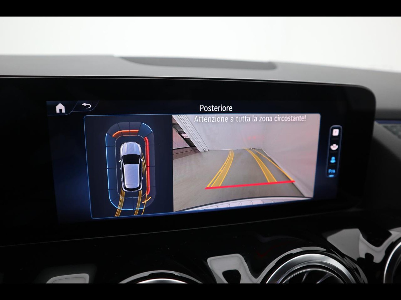 11 - Mercedes GLA 180 d progressive advanced 8g-dct