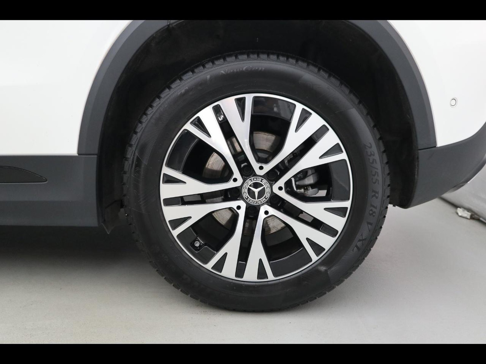 4 - Mercedes GLA 180 d progressive advanced 8g-dct