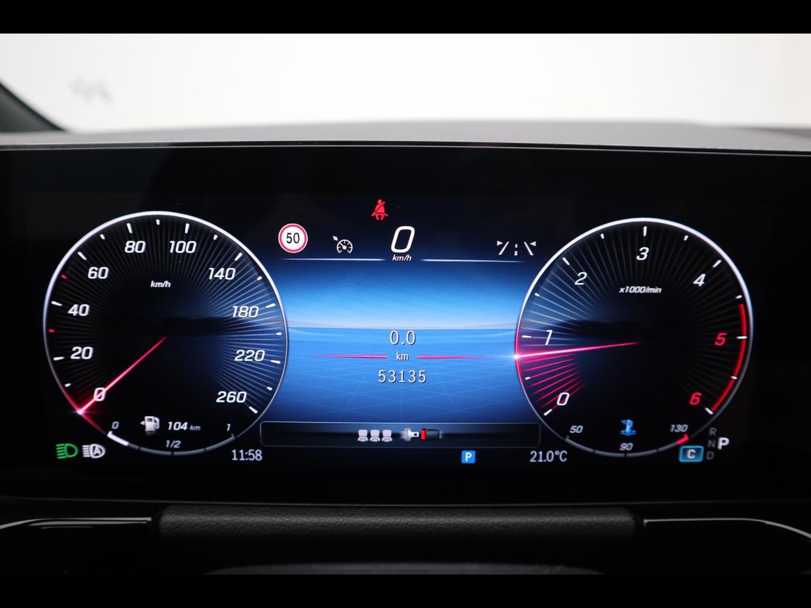 9 - Mercedes GLA 180 d progressive advanced 8g-dct