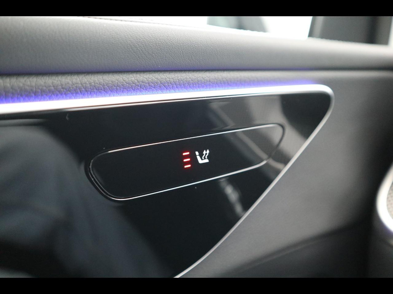 14 - Mercedes GLC suv 300 de plug in hybrid amg advanced 4matic 9g-tronic