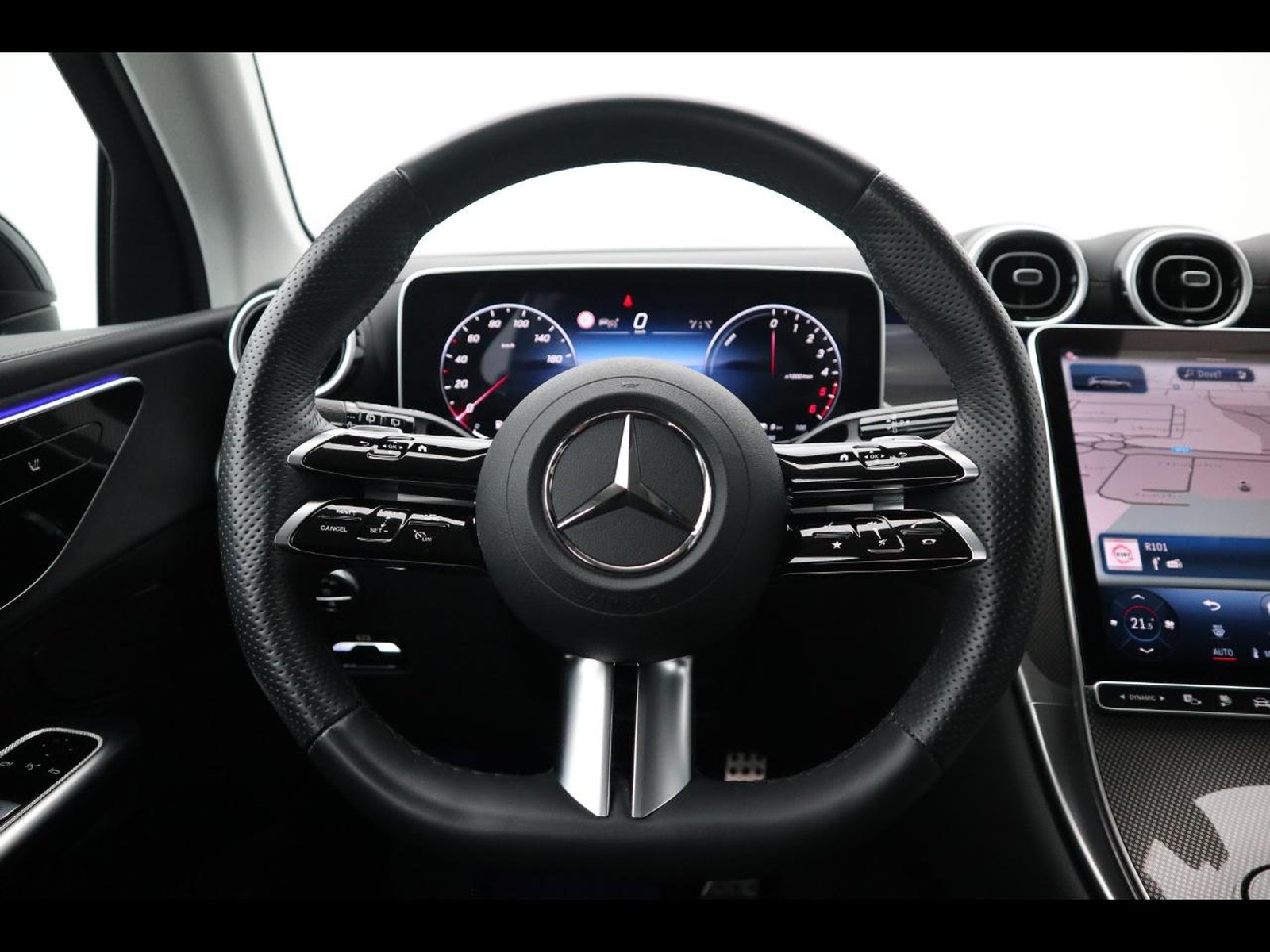 16 - Mercedes GLC suv 300 de plug in hybrid amg advanced 4matic 9g-tronic