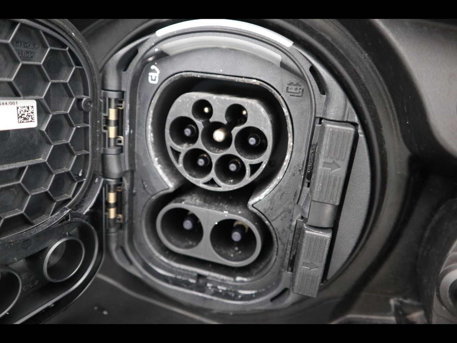 17 - Mercedes GLC suv 300 de plug in hybrid amg advanced 4matic 9g-tronic