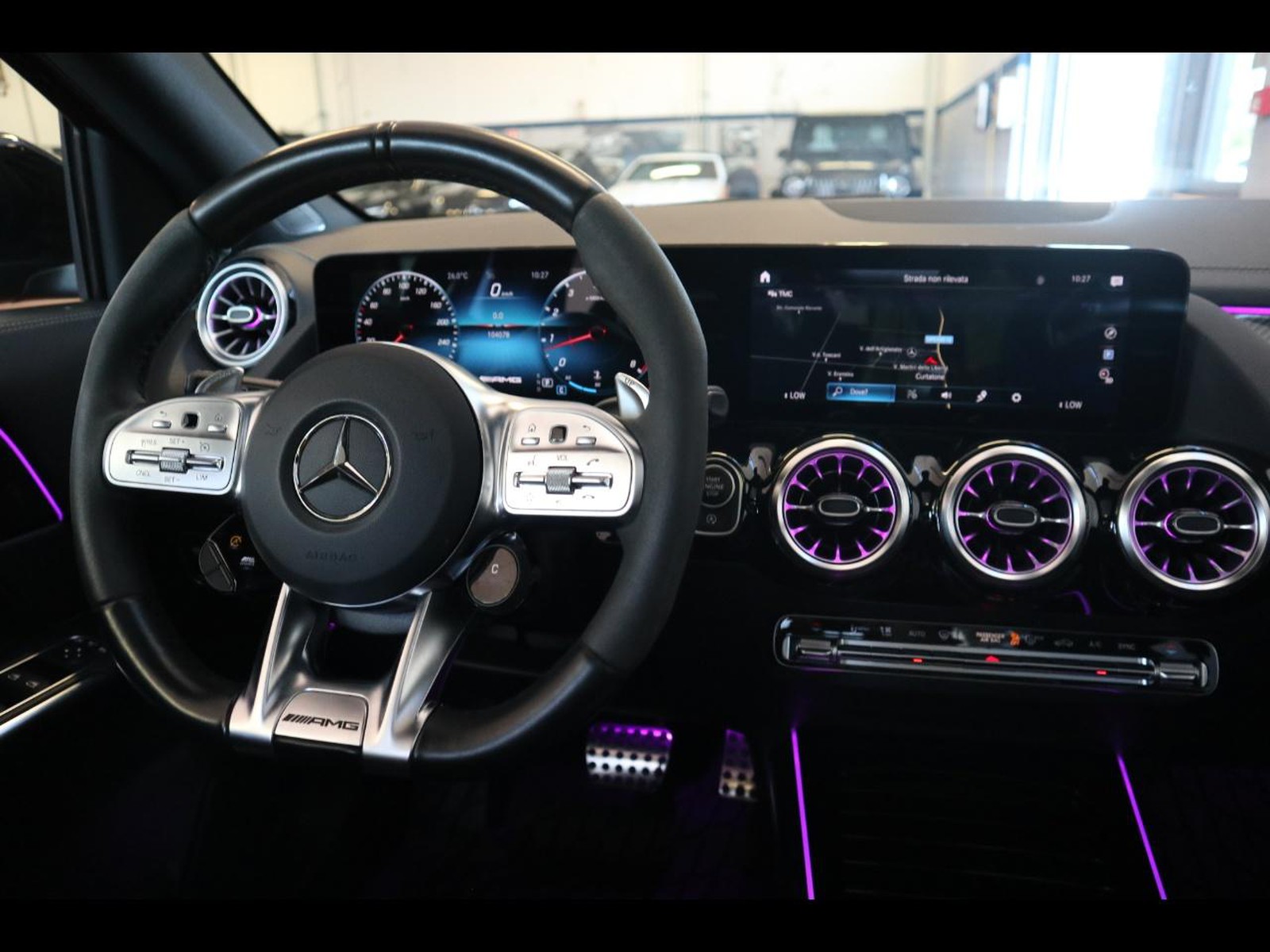 12 - AMG GLA amg 35 4matic speedshift dct amg 8g