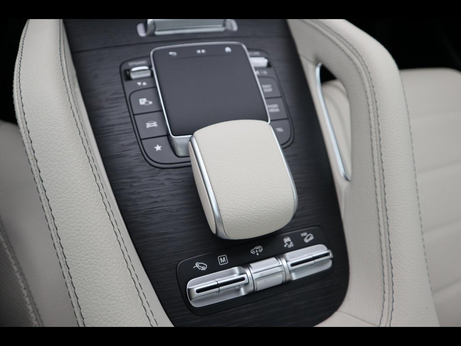 17 - Mercedes Classe GLS gls 450 d amg line premium plus 4matic 9g-tronic