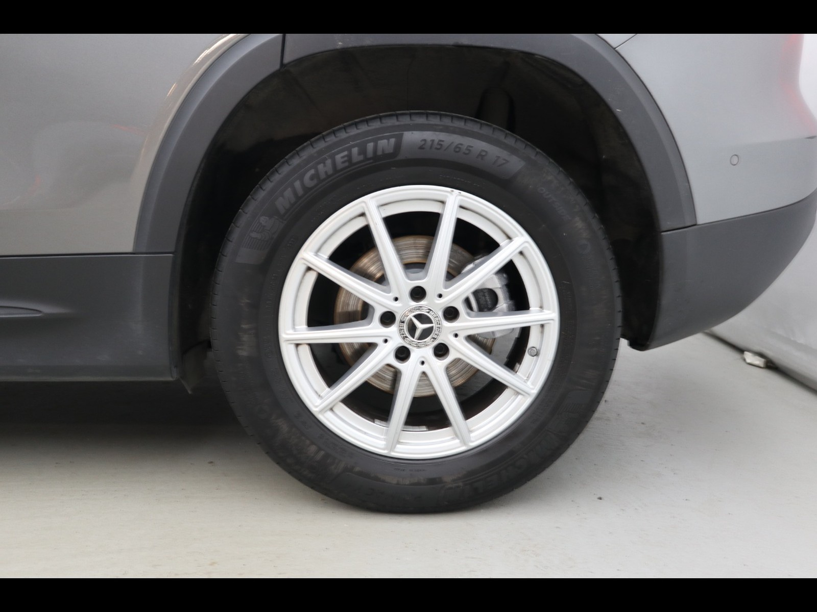 4 - Mercedes GLB 180 d business 8g-dct