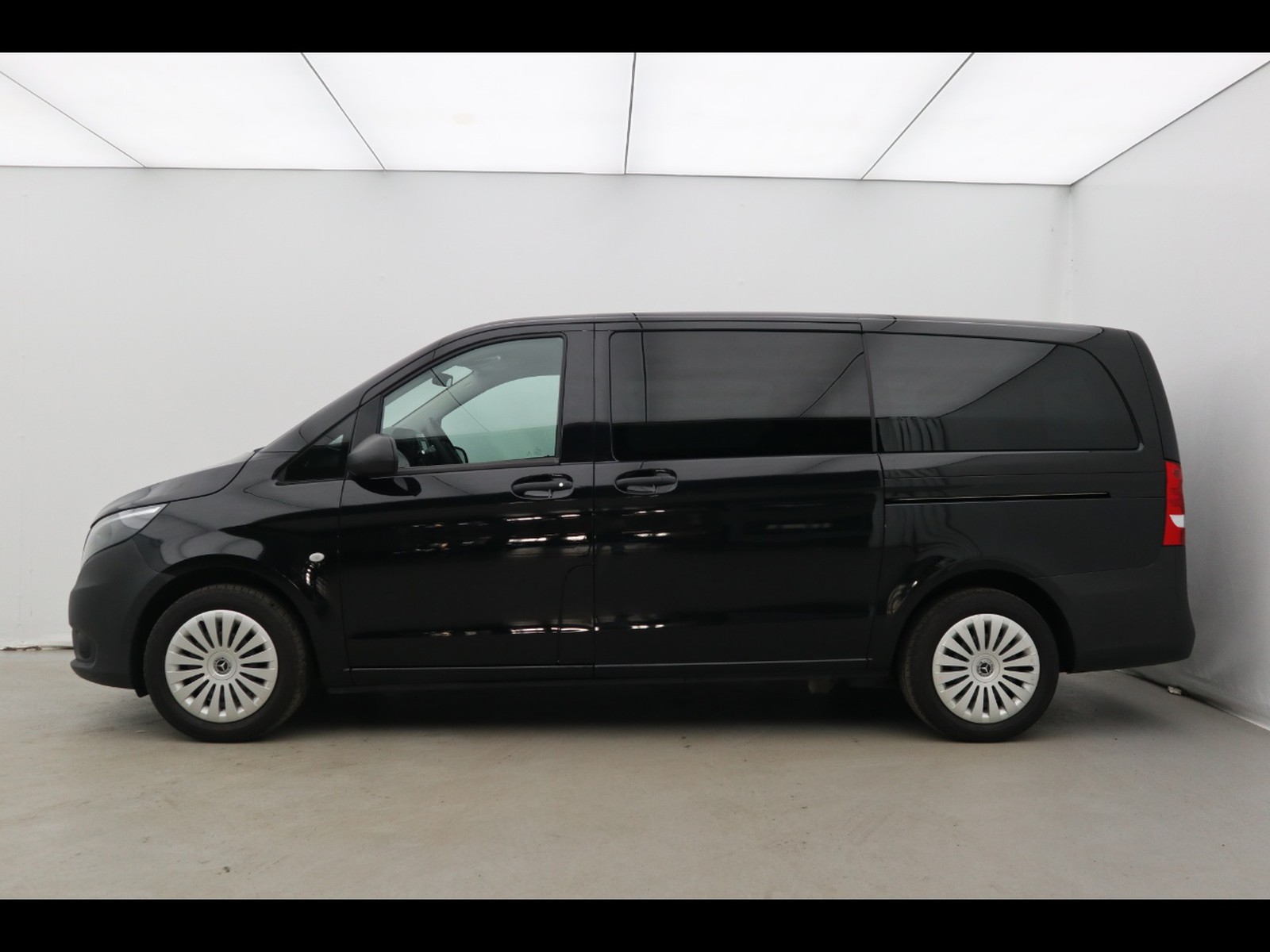 3 - Mercedes Vans Vito 116 cdi long tourer pro auto my20