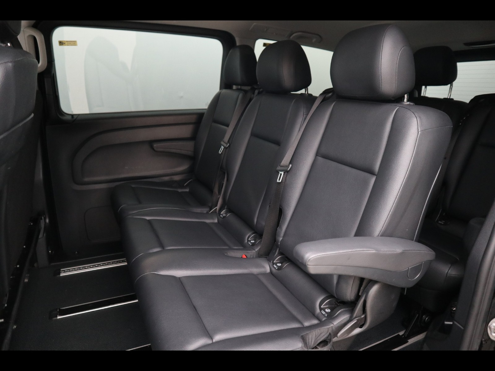 8 - Mercedes Vans Vito 116 cdi long tourer pro auto my20