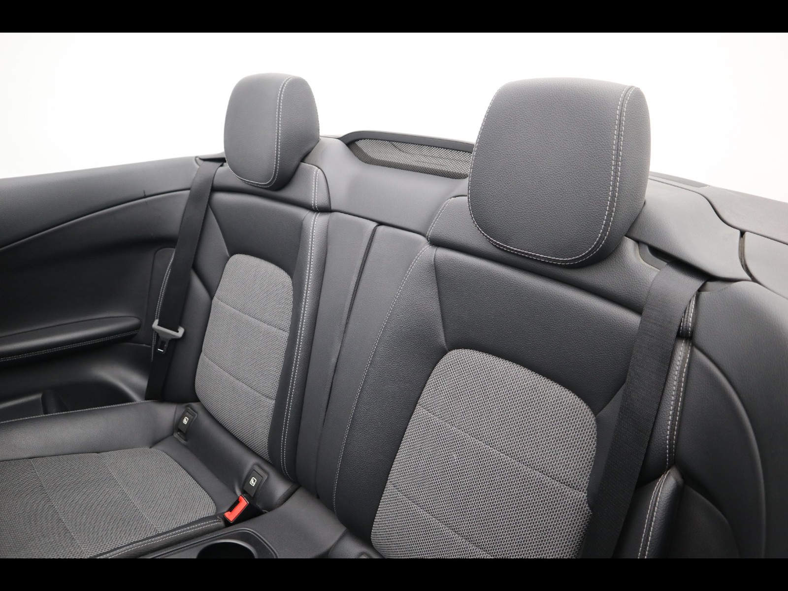 8 - Mercedes Classe C cabrio 220 d sport 9g-tronic plus