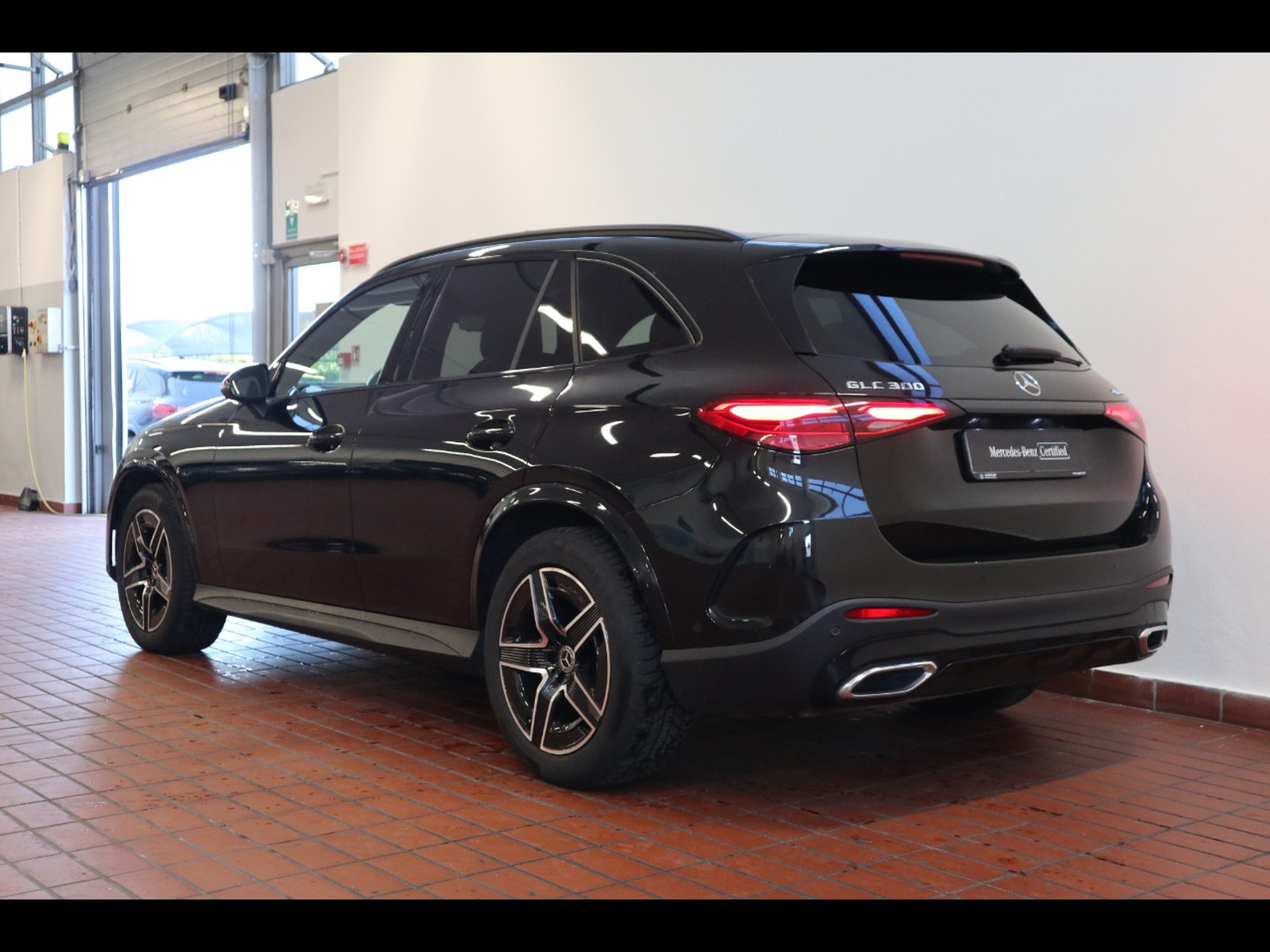 5 - Mercedes GLC suv 300 amg advanced plus 4matic 9g-tronic