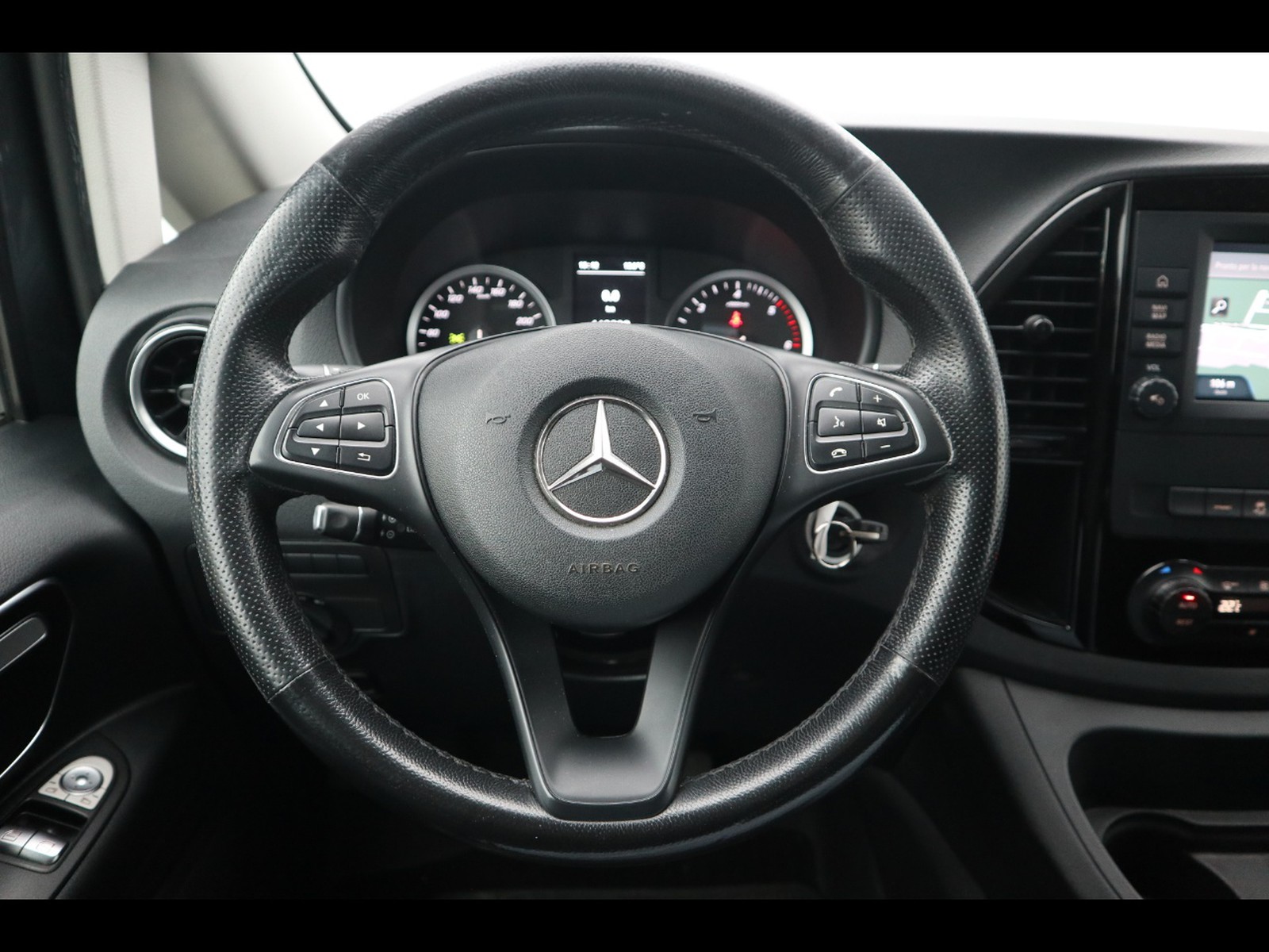 12 - Mercedes Vans Vito 119 cdi long auto my20