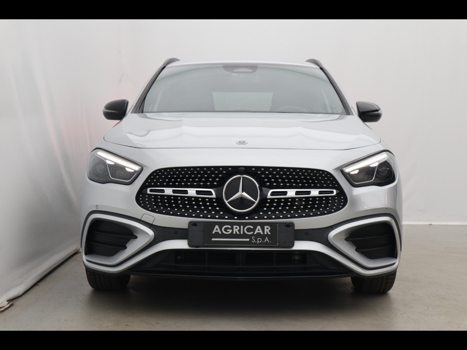 2 - Mercedes GLA 180 d amg line advanced plus 8g-dct