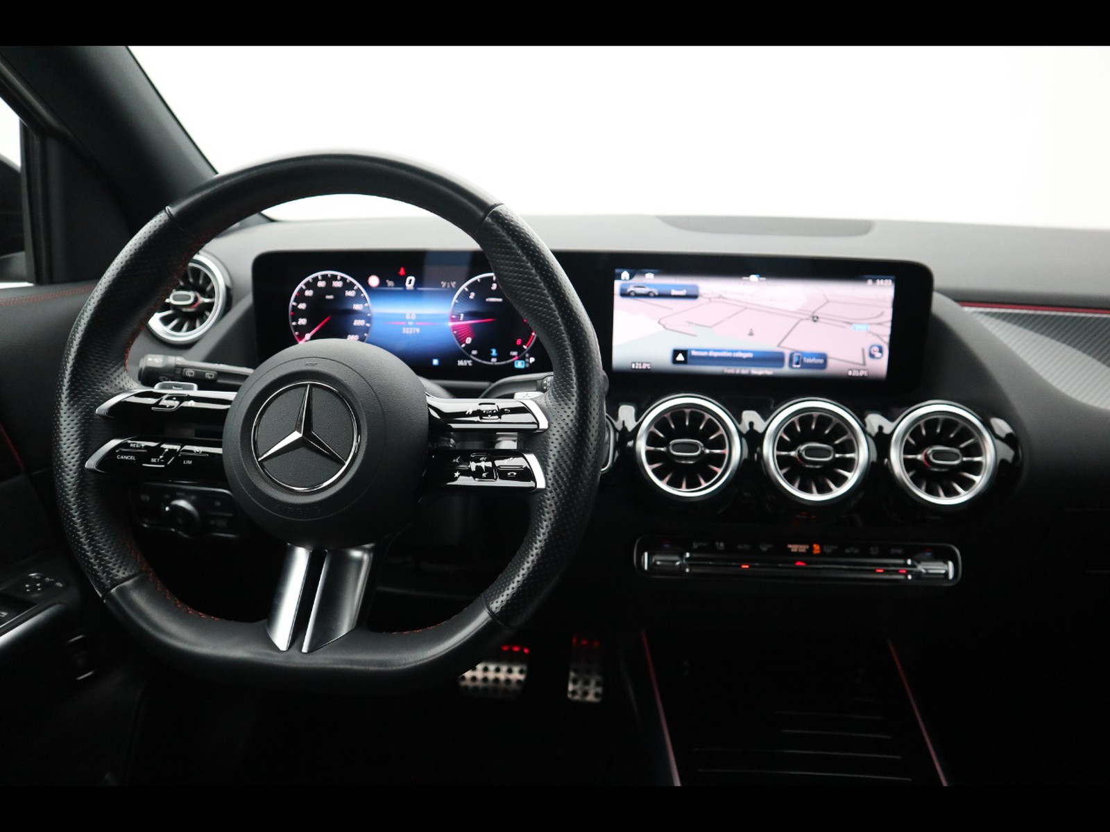 12 - Mercedes GLA 180 d amg line advanced plus 8g-dct