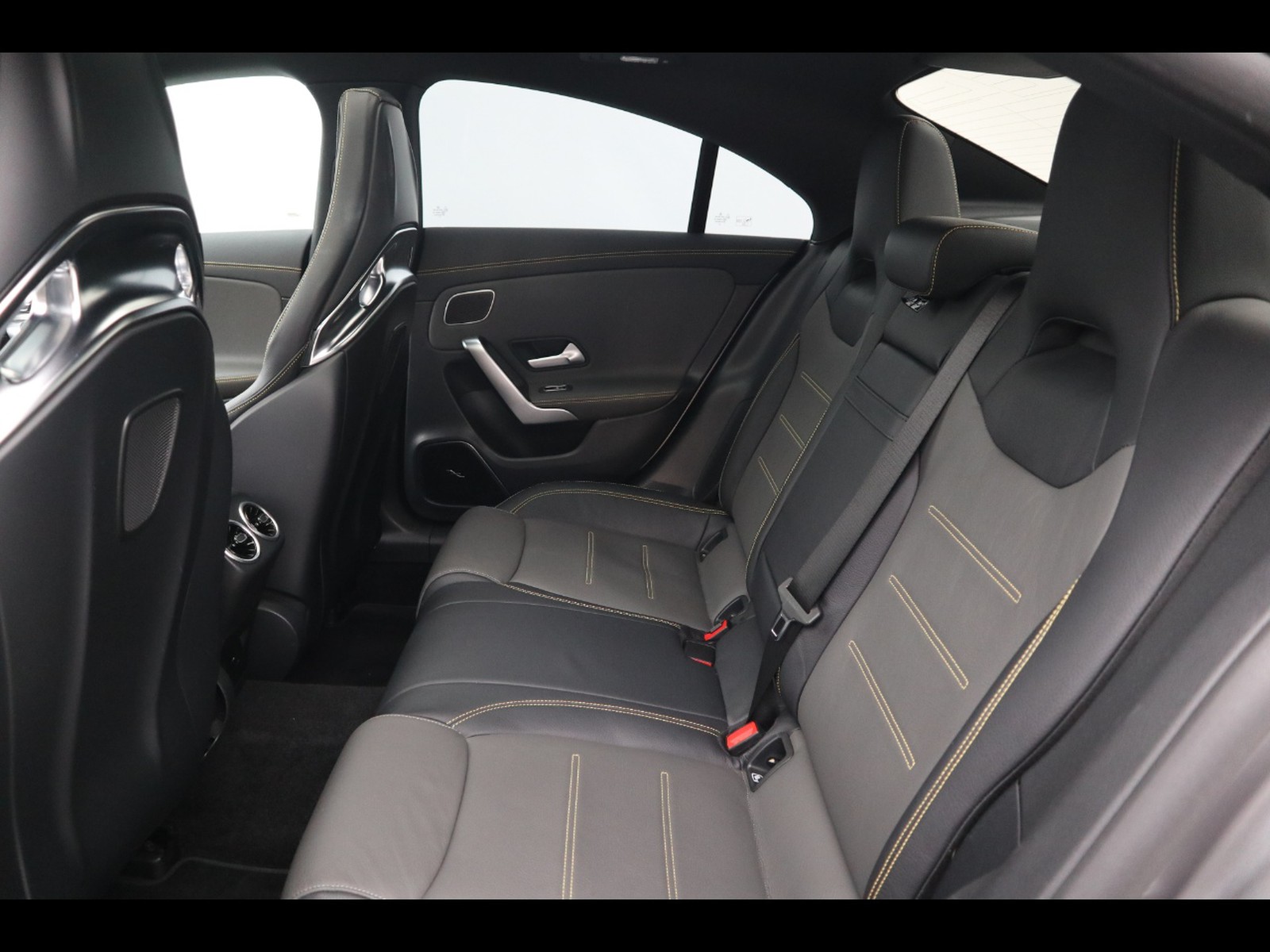 8 - AMG CLA amg coupe 45 s 4matic+ 8g-dct