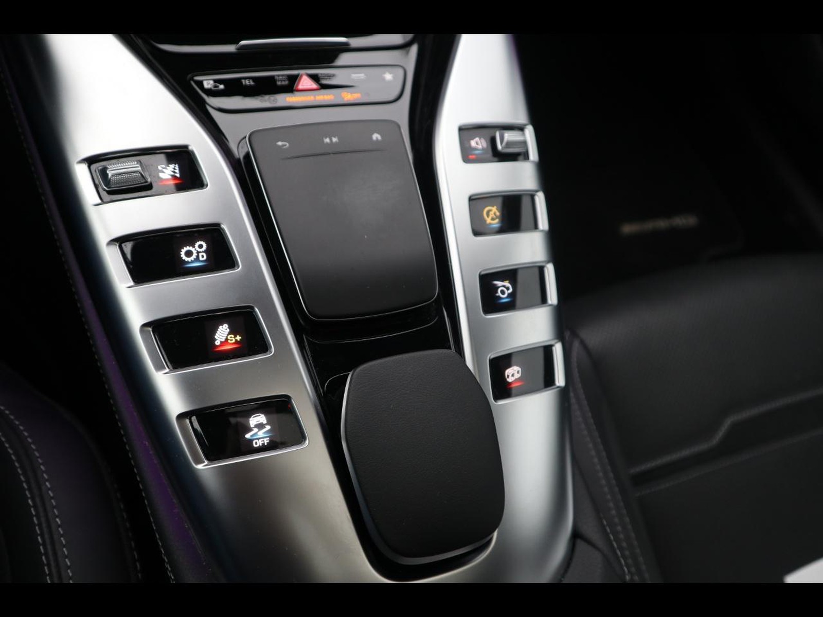 17 - AMG GT coupe 53 mild hybrid (eq-boost) premium 4matic+ speedshift dct