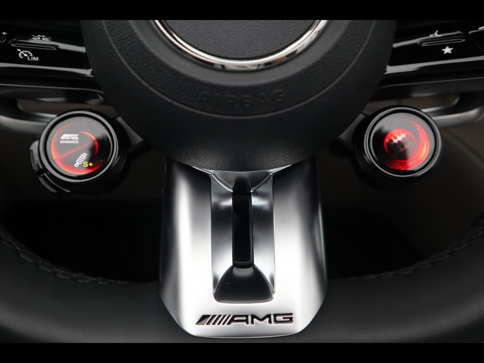 16 - AMG SL amg roadster 63 v8 premium plus 4matic+ speedshift mct amg