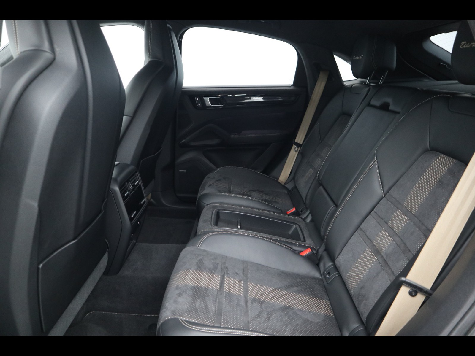 8 - Porsche Carrera coupe 4.0 v8 turbo turbo gt tiptronic