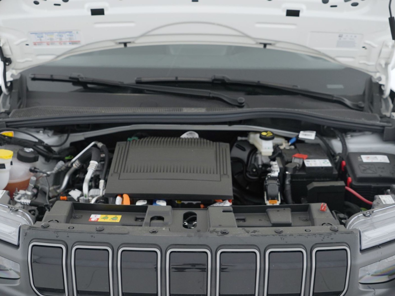 11 - Jeep Avenger full-electric longitude fwd auto