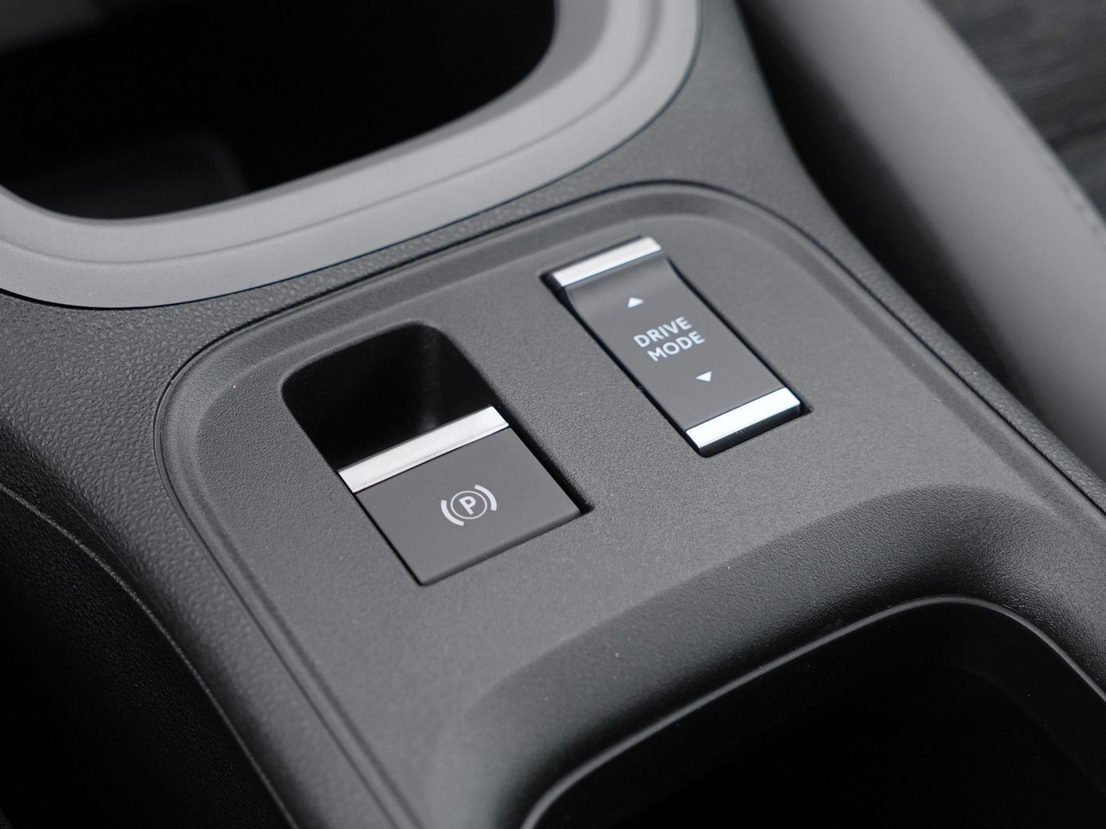 23 - Jeep Avenger full-electric longitude fwd auto