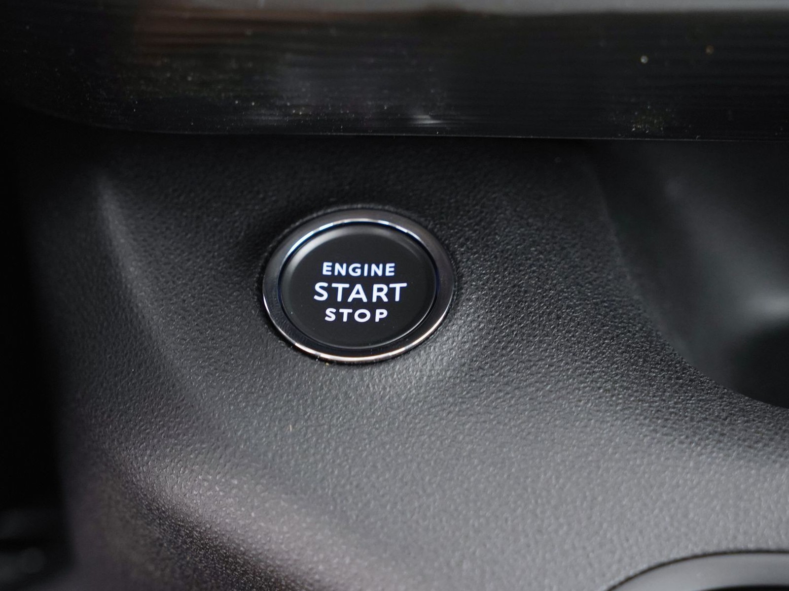 24 - Jeep Avenger full-electric longitude fwd auto