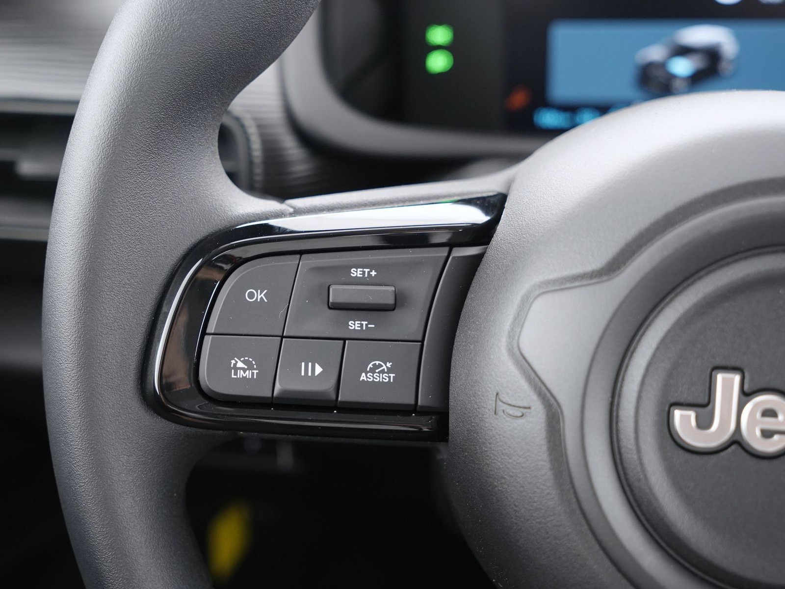 26 - Jeep Avenger full-electric longitude fwd auto