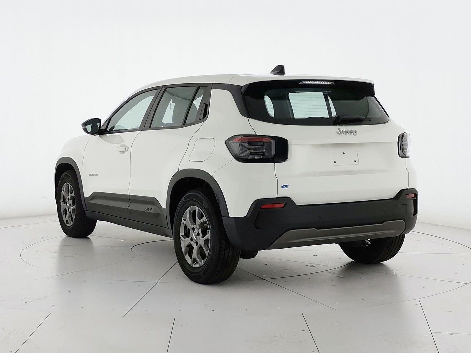 4 - Jeep Avenger full-electric longitude fwd auto