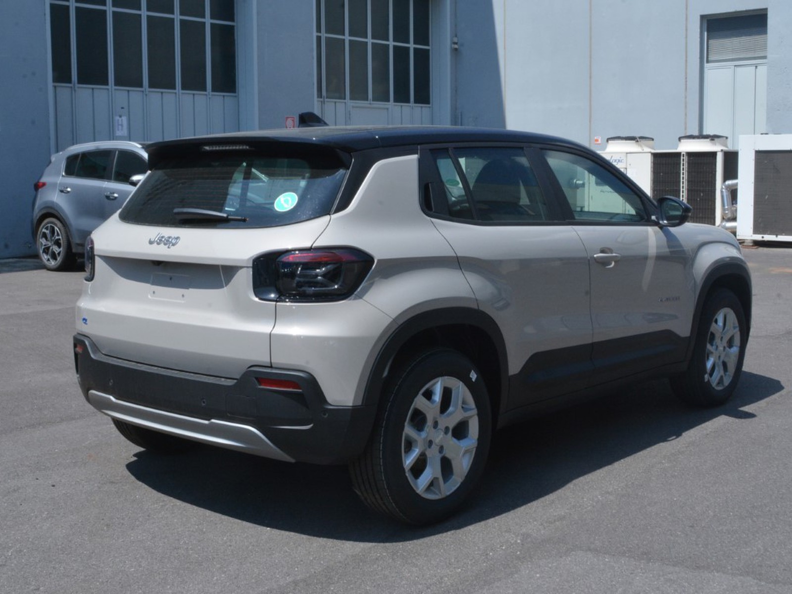 3 - Jeep Avenger full-electric altitude fwd auto