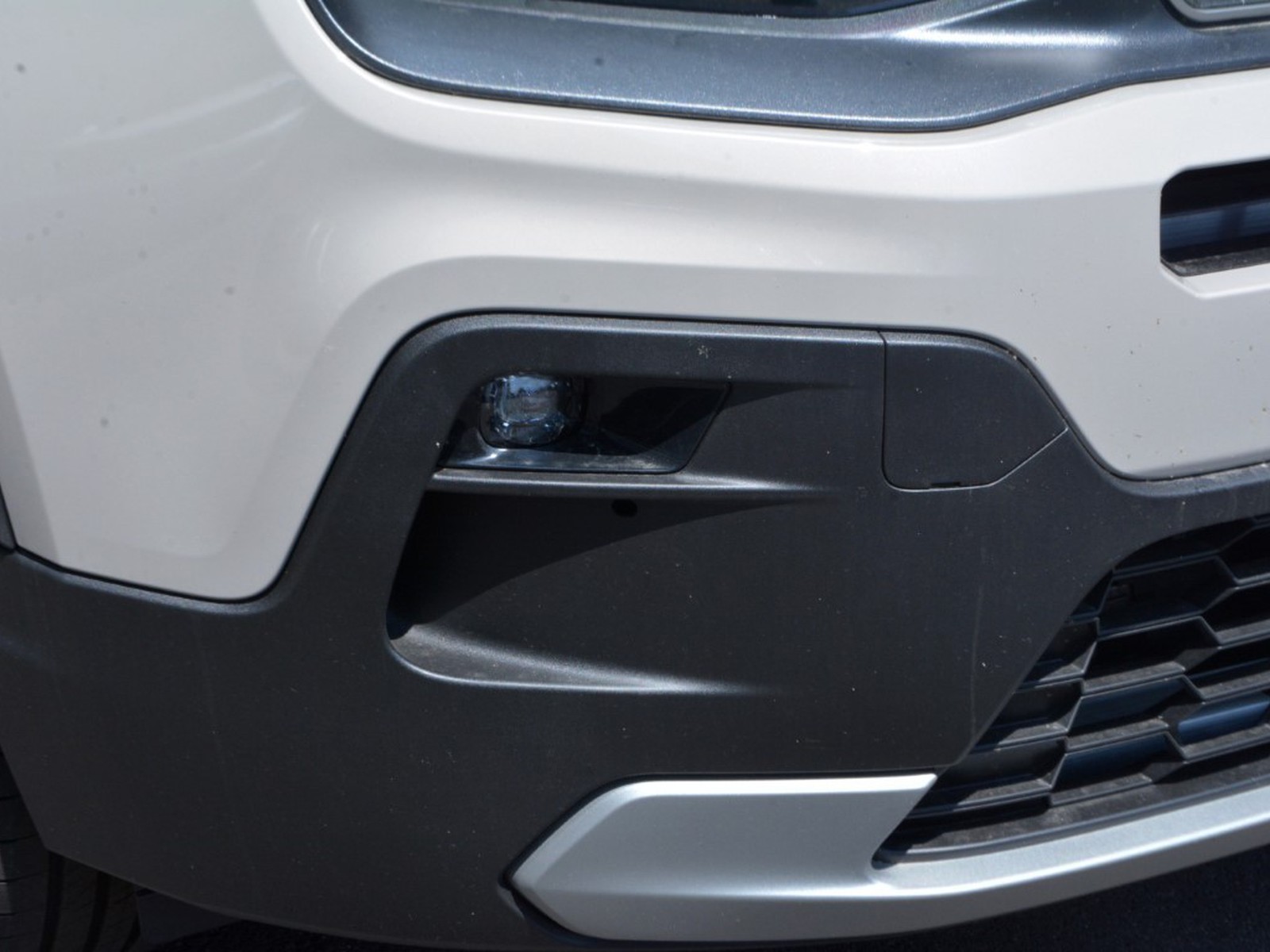 21 - Jeep Avenger full-electric altitude fwd auto