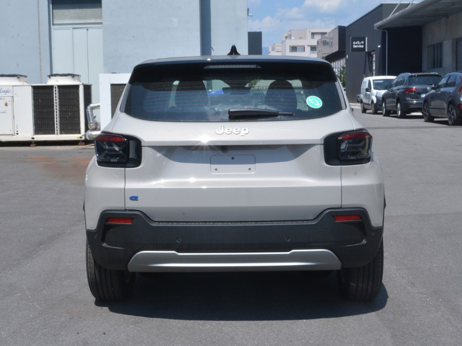 4 - Jeep Avenger full-electric altitude fwd auto