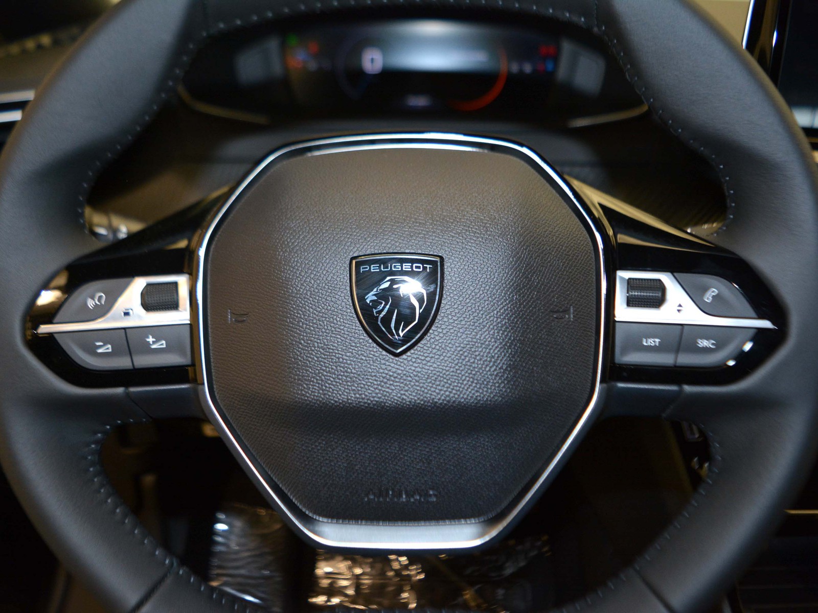 16 - Peugeot 2008 1.2 puretech 100cv allure s&s