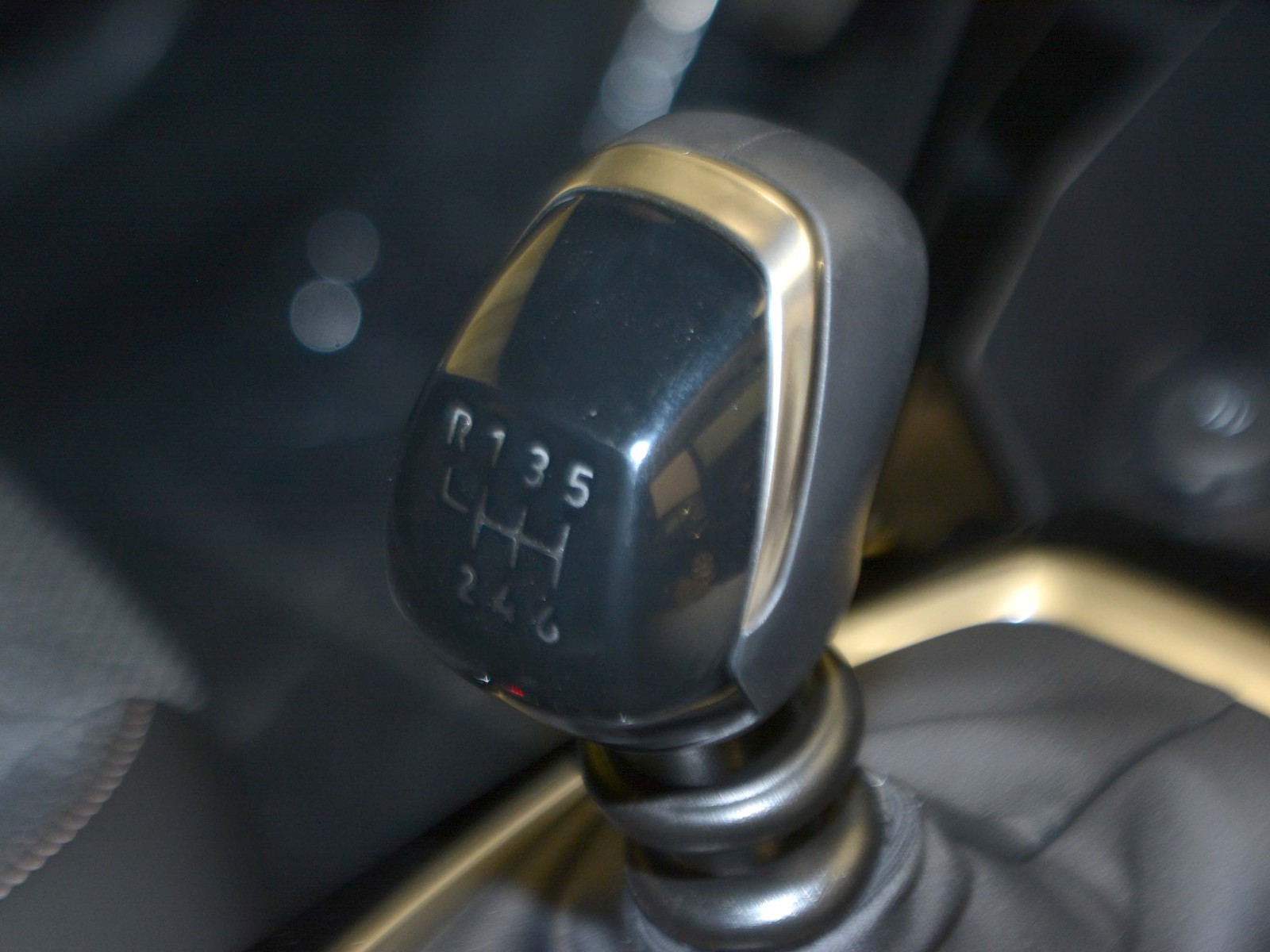 18 - Peugeot 2008 1.2 puretech 100cv allure s&s