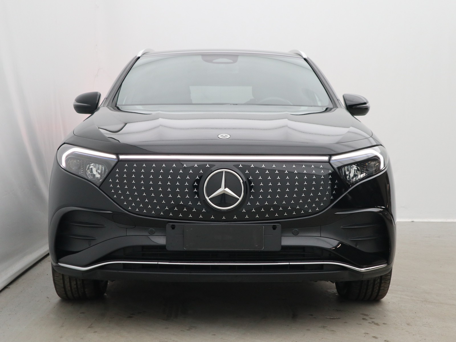 2 - Mercedes EQA 250+ amg line advanced