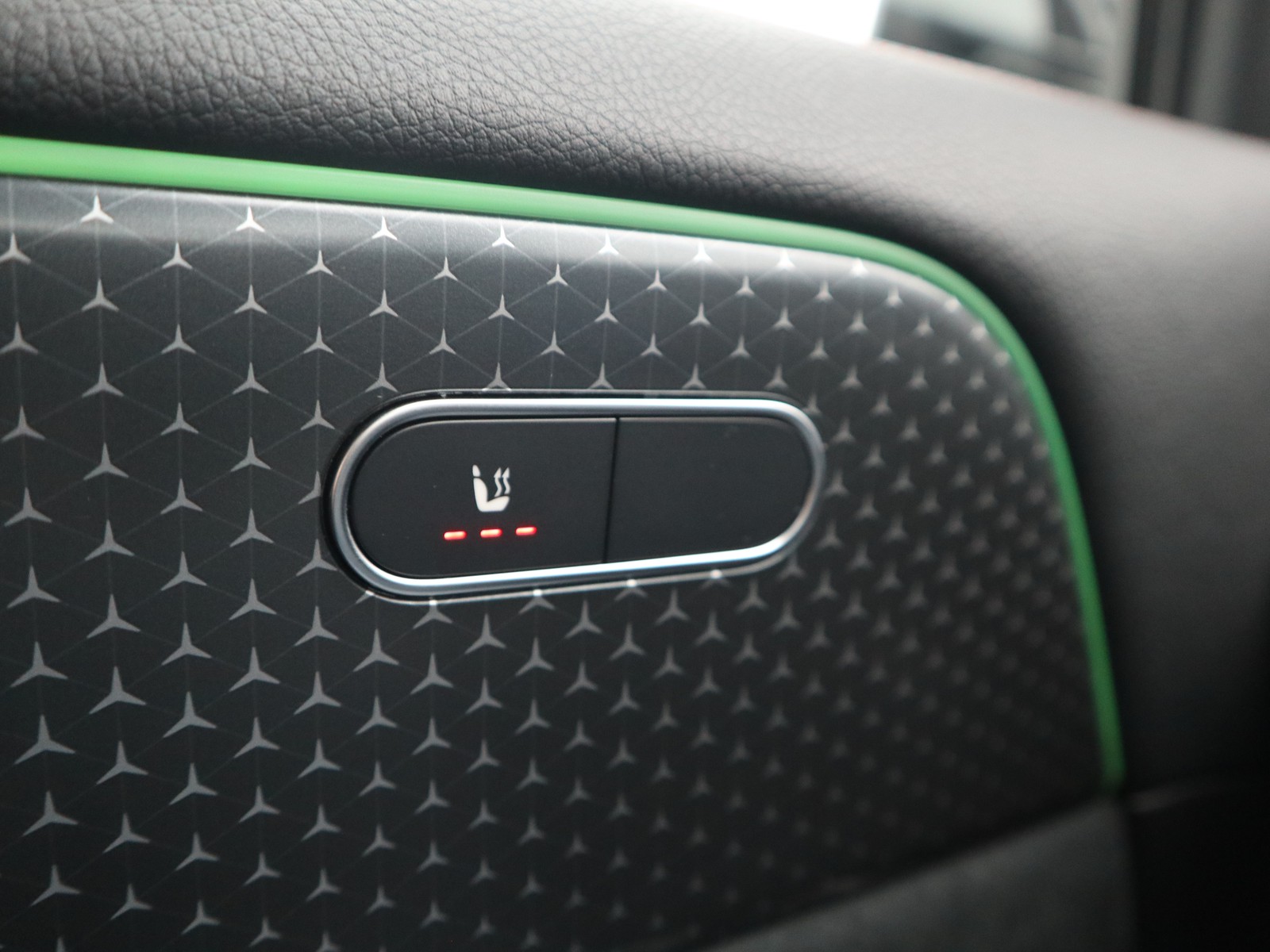 15 - Mercedes EQA 250+ amg line advanced