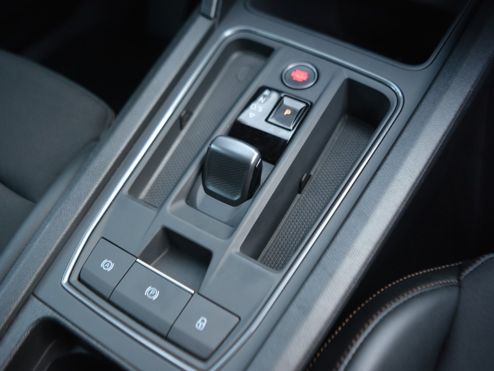 12 - Cupra Formentor 1.4 e-hybrid 204cv dsg