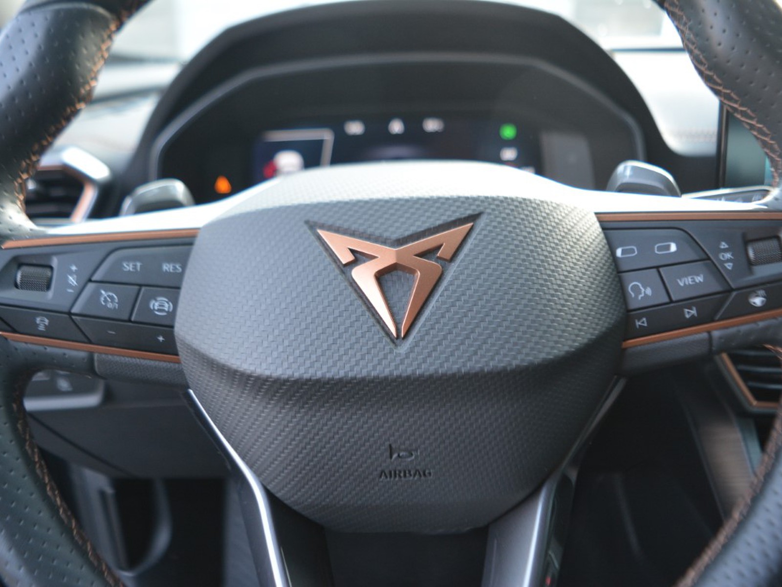 17 - Cupra Formentor 1.4 e-hybrid 204cv dsg