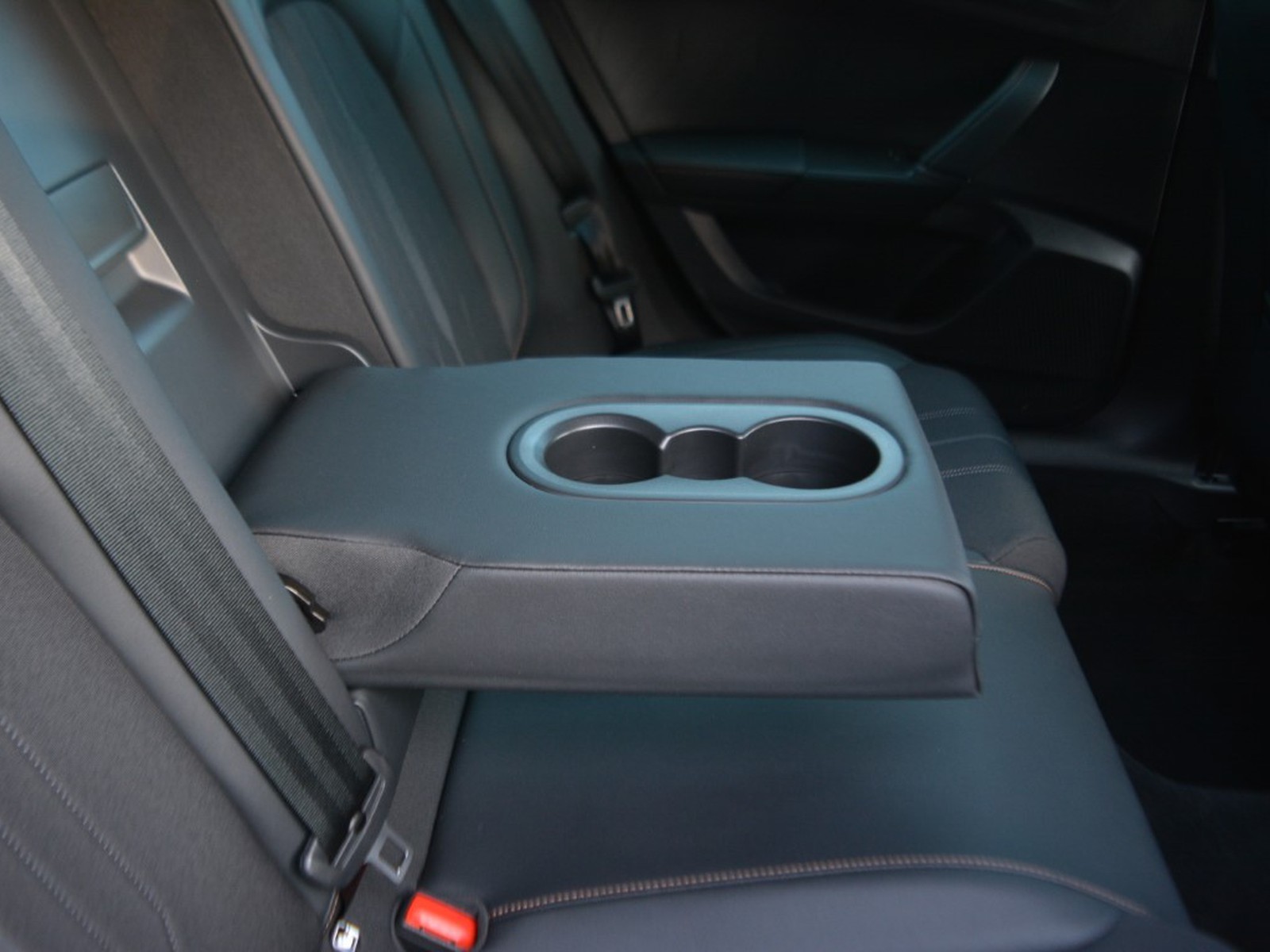 6 - Cupra Formentor 1.4 e-hybrid 204cv dsg