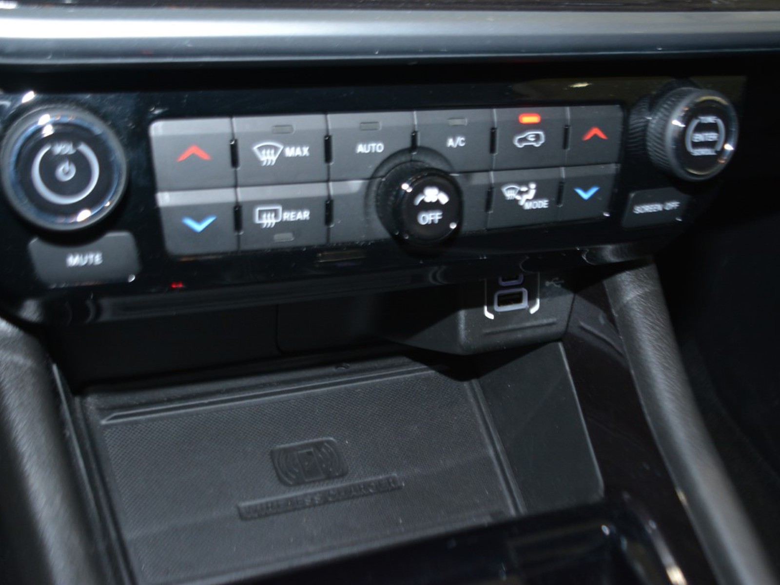 11 - Jeep Compass 1.3 turbo t4 phev business 4xe at6