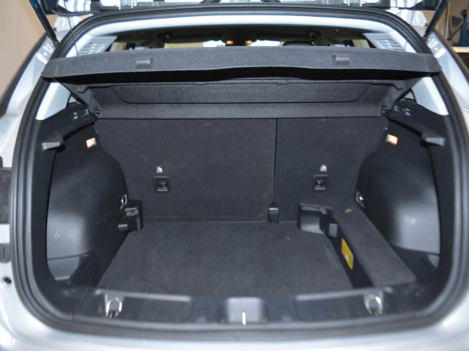 16 - Jeep Compass 1.3 turbo t4 phev business 4xe at6