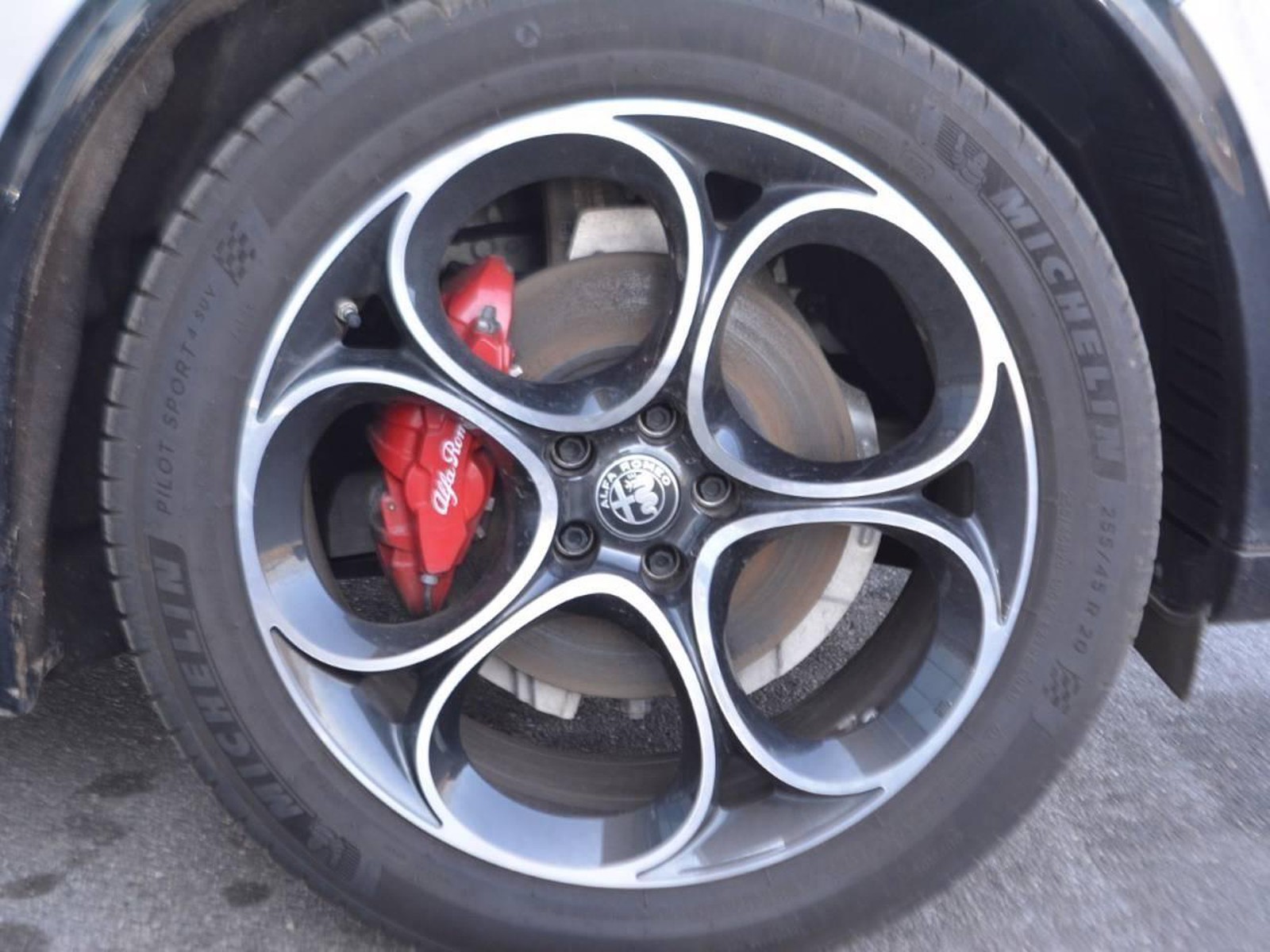 15 - Alfa Romeo Stelvio 2.2 turbo 210cv veloce q4 at8