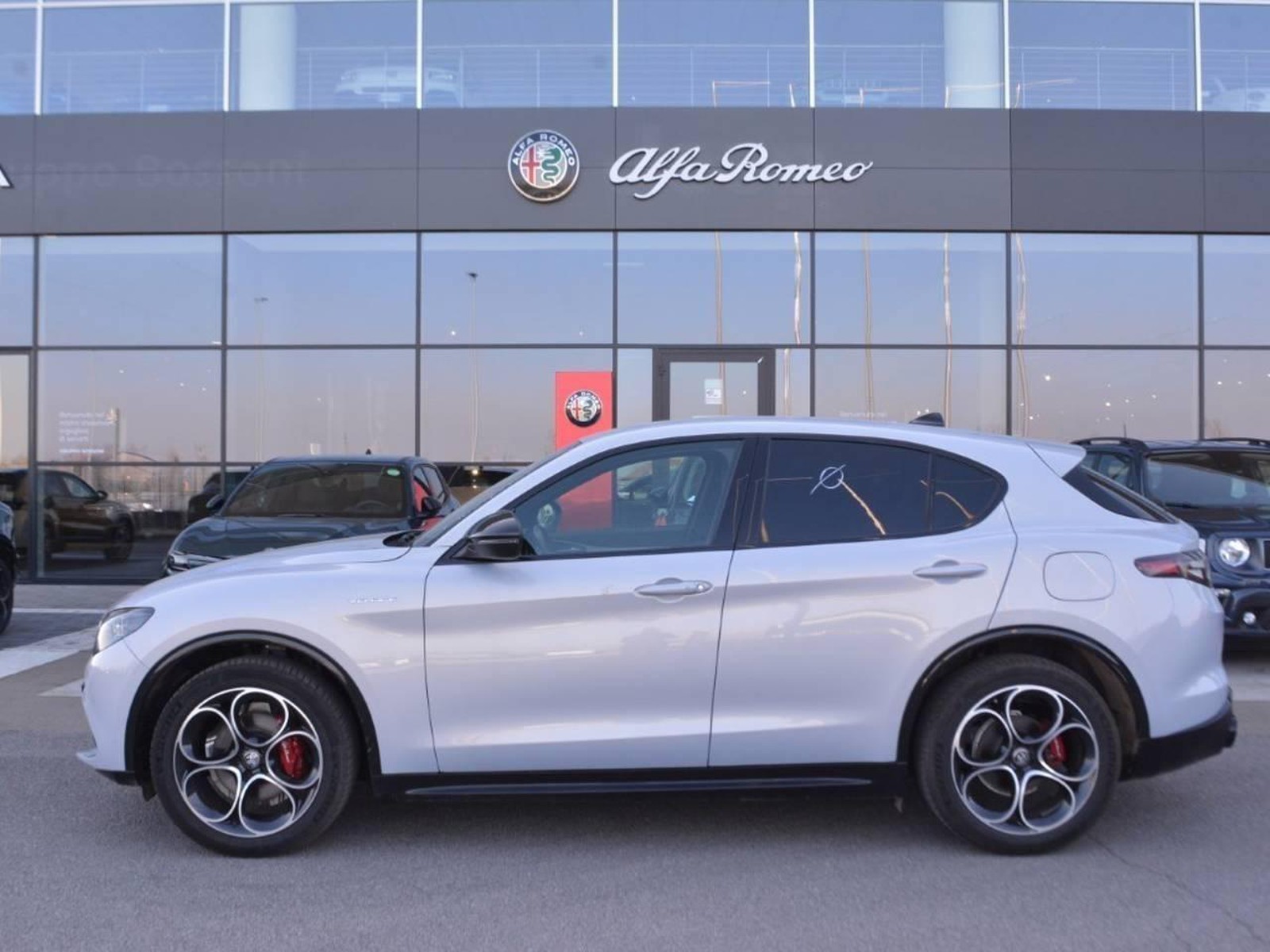 24 - Alfa Romeo Stelvio 2.2 turbo 210cv veloce q4 at8