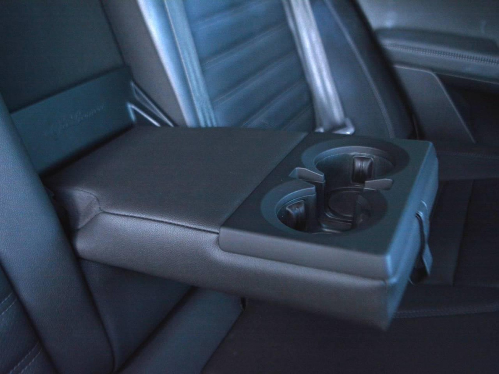 6 - Alfa Romeo Stelvio 2.2 turbo 210cv veloce q4 at8