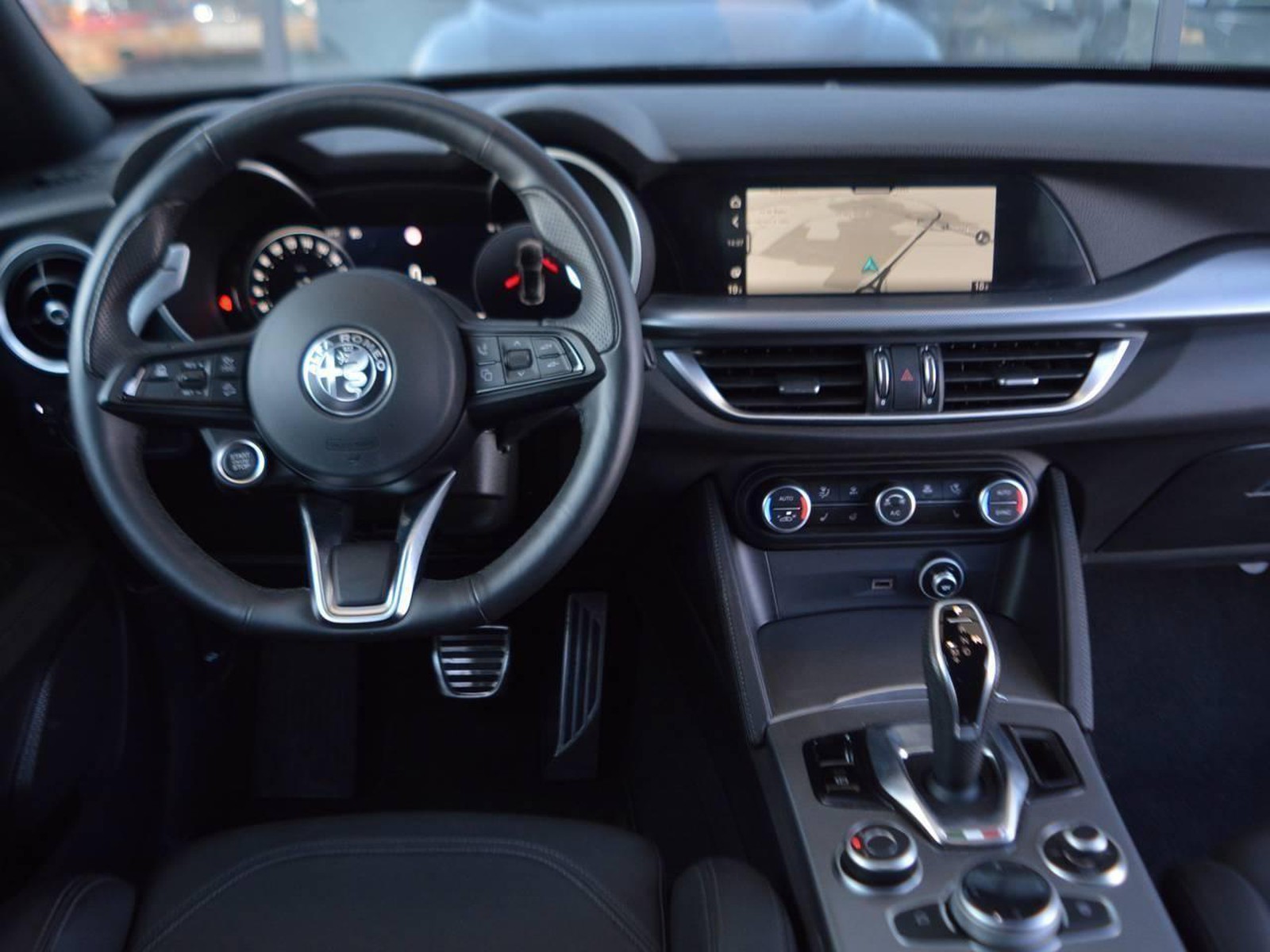 9 - Alfa Romeo Stelvio 2.2 turbo 210cv veloce q4 at8