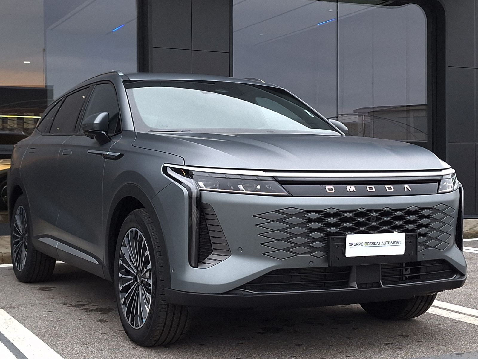 3 - Omoda 9 shs-p 1.5 tgdi plug-in premium i-awd dht3