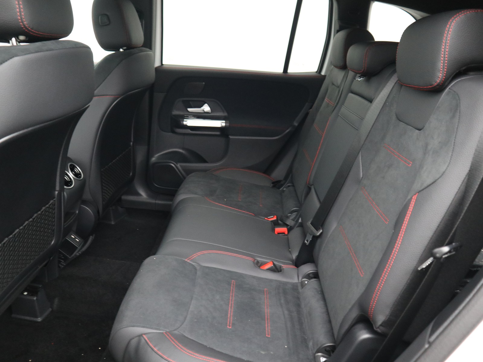 8 - Mercedes GLB 200 d amg line premium 4matic 8g-dct