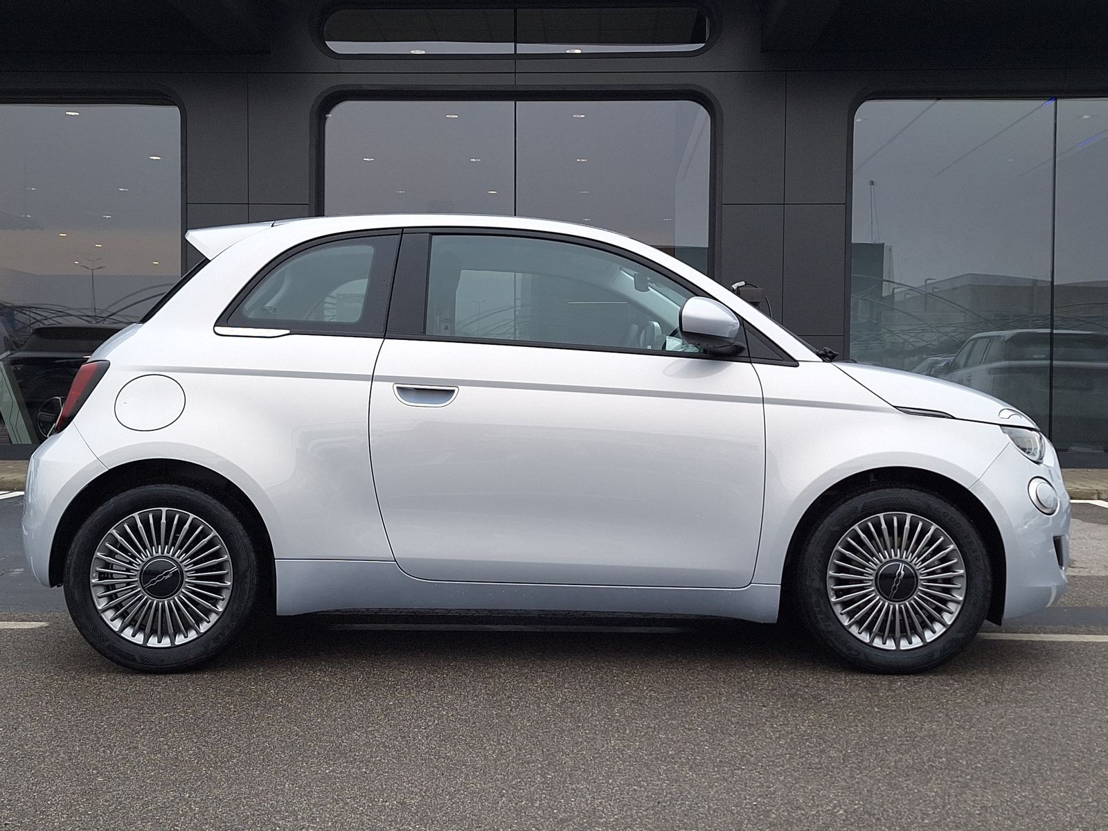 4 - Fiat 500 1.0 hybrid torino