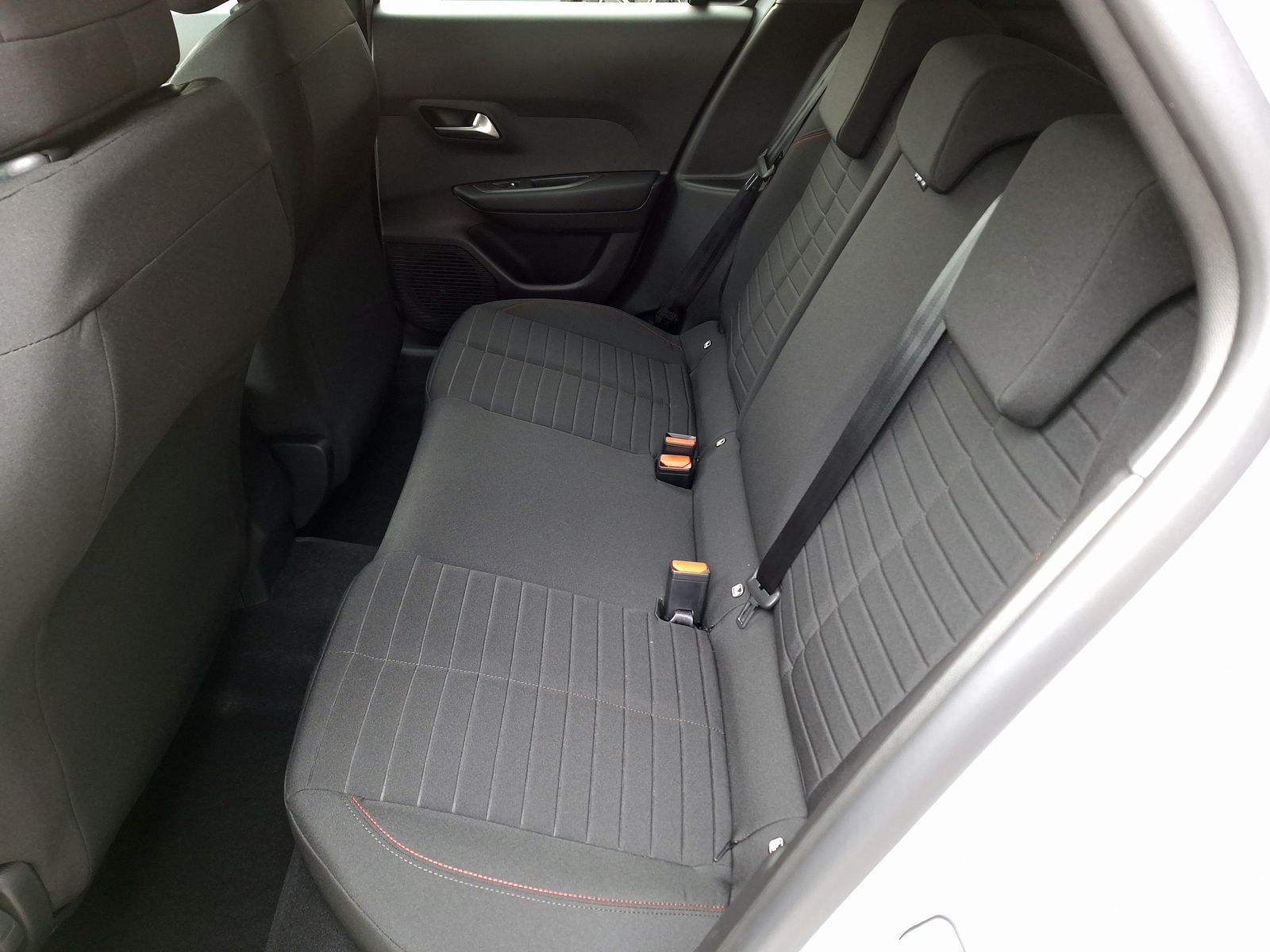 12 - Lancia Ypsilon 1.2 mhev 110cv hf line e-dct