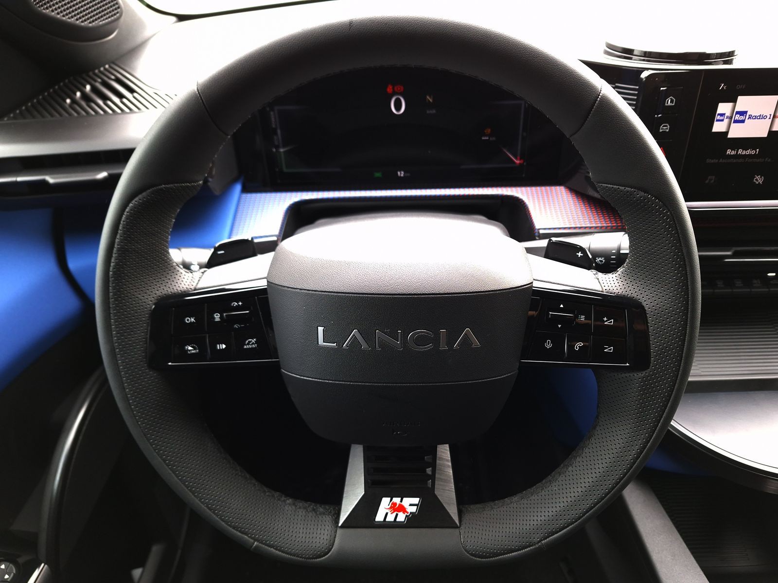 9 - Lancia Ypsilon 1.2 mhev 110cv hf line e-dct