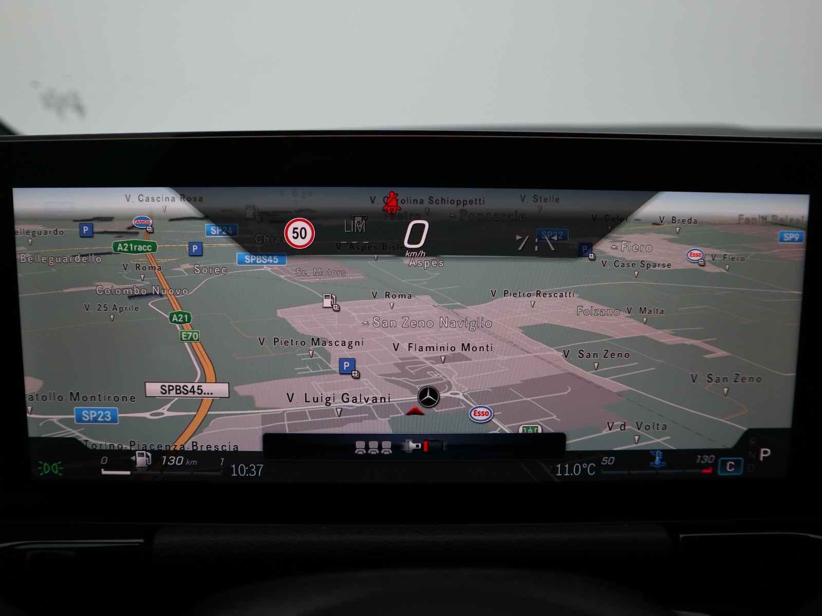 16 - Mercedes GLA 200 d amg line premium 8g-dct