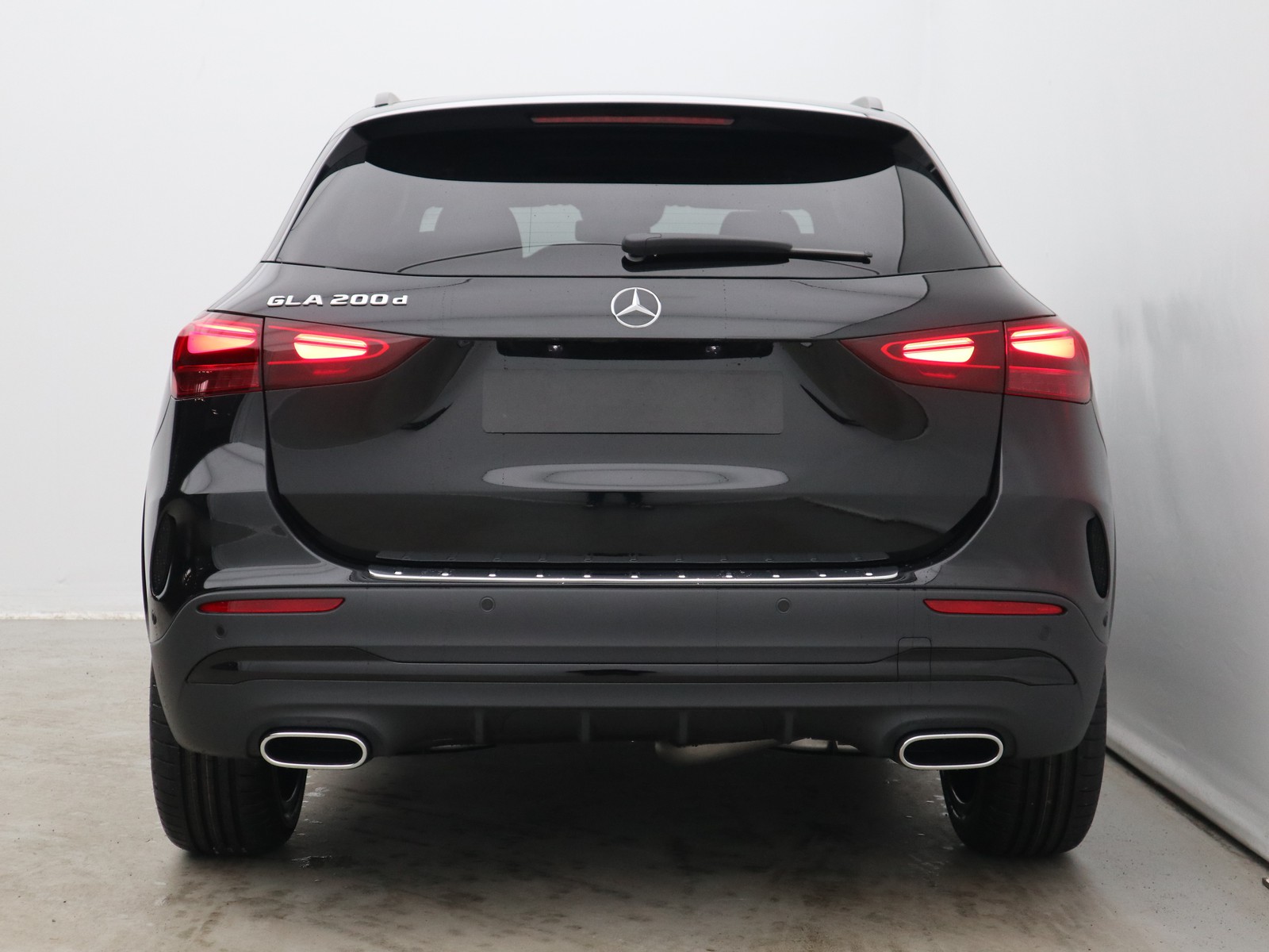 6 - Mercedes GLA 200 d amg line premium 8g-dct