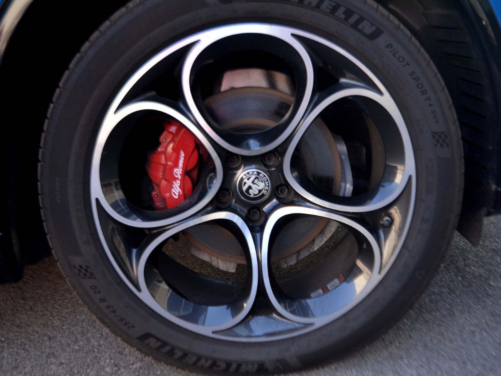 15 - Alfa Romeo Stelvio 2.2 turbo 210cv veloce q4 at8