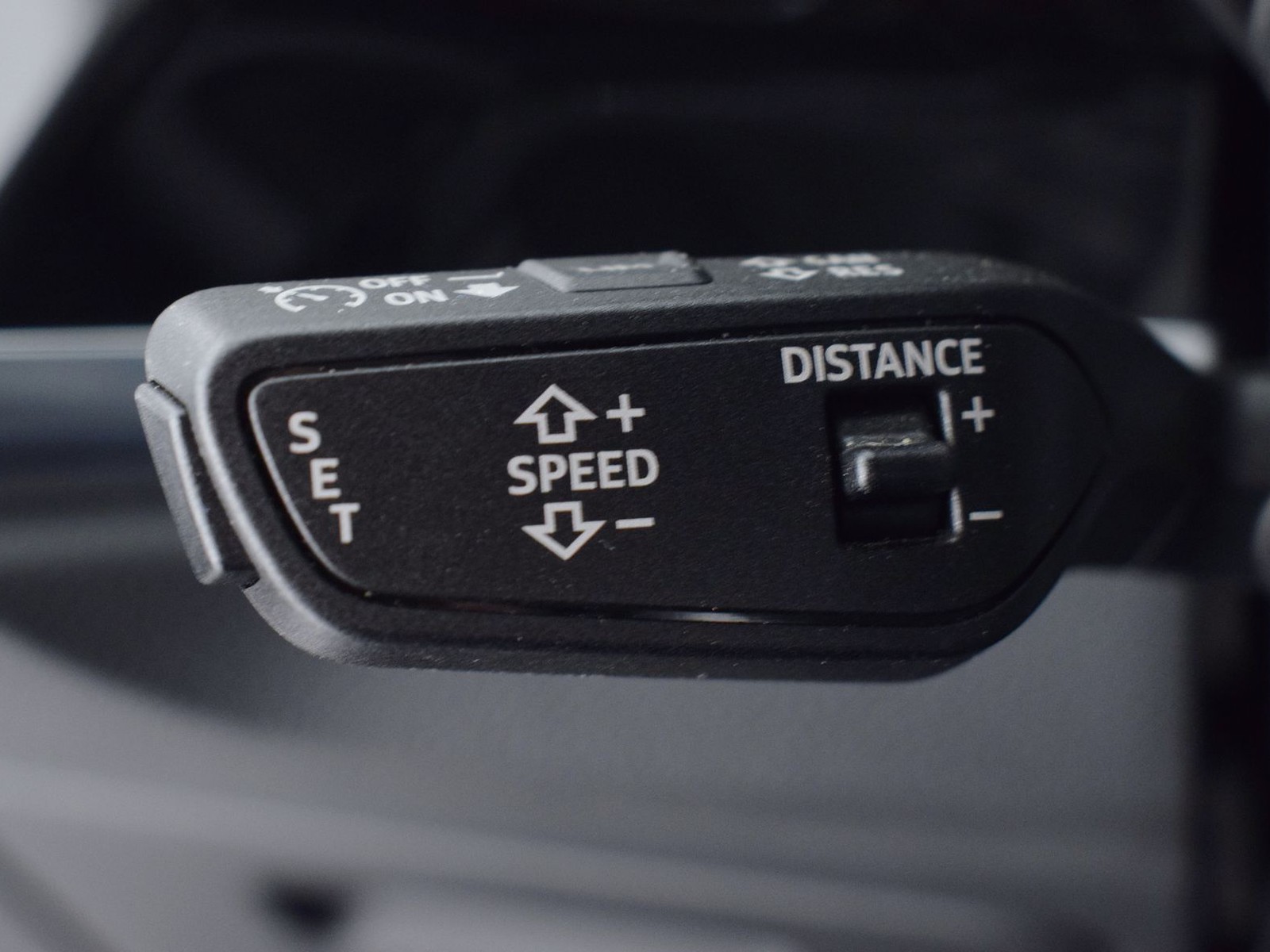 24 - Audi Q3 35 2.0 tdi business advanced s tronic